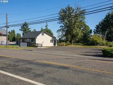 1022 E Street Washougal WA 98671