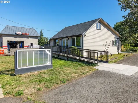 1022 E Street Washougal WA 98671