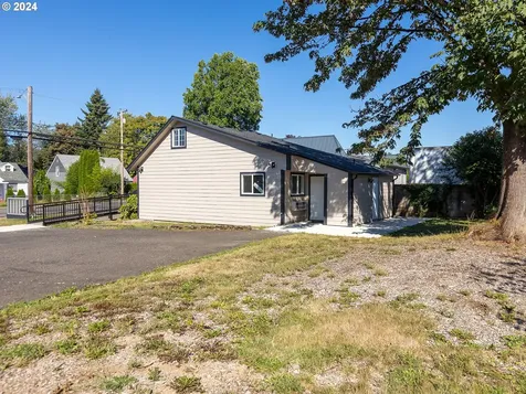 1022 E Street Washougal WA 98671