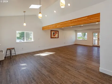 1022 E Street Washougal WA 98671