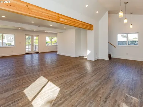 1022 E Street Washougal WA 98671