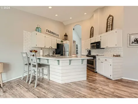 118 Sw 18th Street Troutdale OR 97060