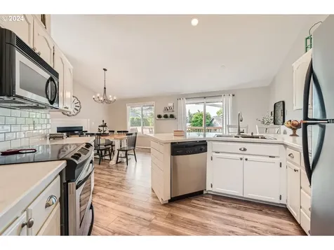 118 Sw 18th Street Troutdale OR 97060