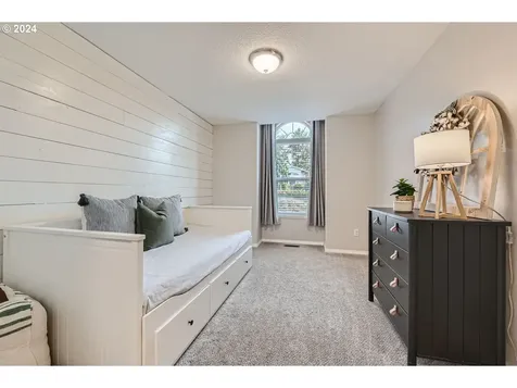 118 Sw 18th Street Troutdale OR 97060
