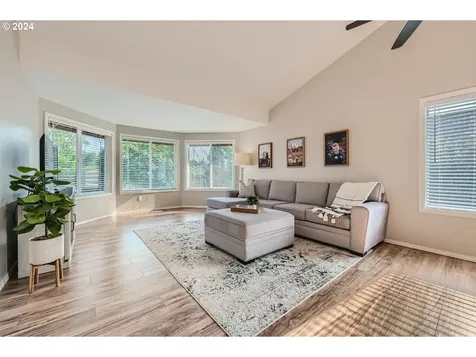 118 Sw 18th Street Troutdale OR 97060