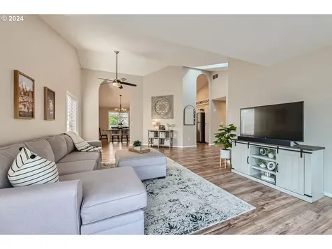 118 Sw 18th Street Troutdale OR 97060