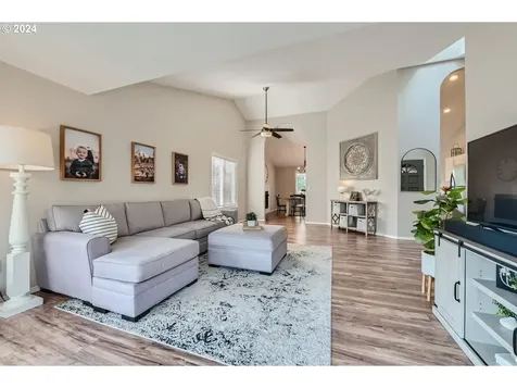 118 Sw 18th Street Troutdale OR 97060