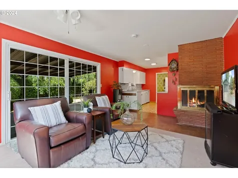 12055 Sw Lynnridge Avenue Portland OR 97225