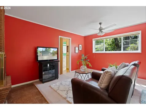 12055 Sw Lynnridge Avenue Portland OR 97225