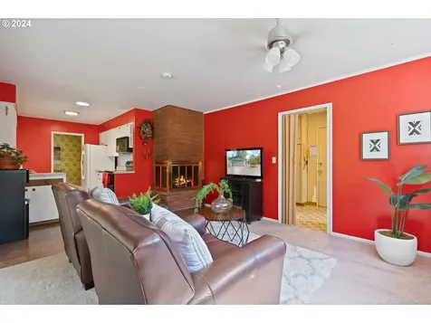 12055 Sw Lynnridge Avenue Portland OR 97225