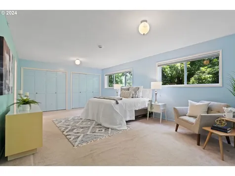 12055 Sw Lynnridge Avenue Portland OR 97225