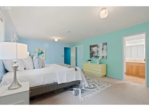 12055 Sw Lynnridge Avenue Portland OR 97225