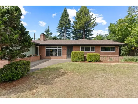 12055 Sw Lynnridge Avenue Portland OR 97225