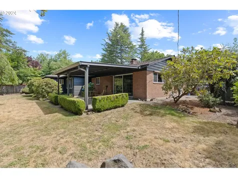 12055 Sw Lynnridge Avenue Portland OR 97225