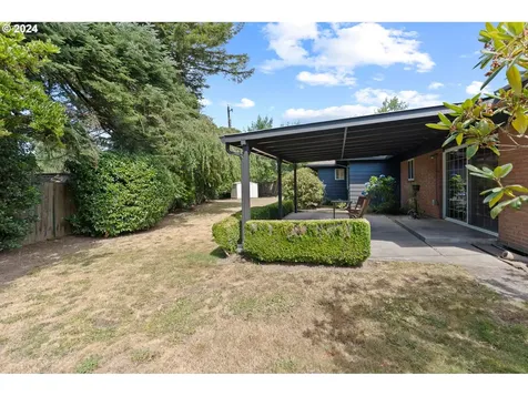 12055 Sw Lynnridge Avenue Portland OR 97225