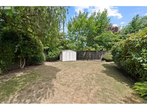 12055 Sw Lynnridge Avenue Portland OR 97225