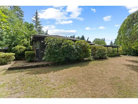 12055 Sw Lynnridge Avenue Portland OR 97225
