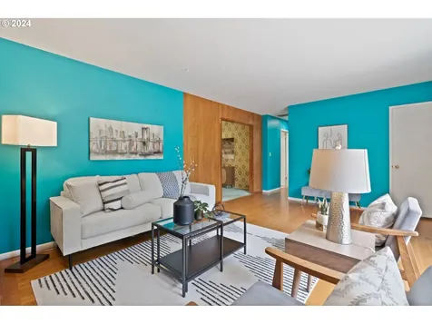 12055 Sw Lynnridge Avenue Portland OR 97225