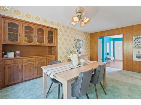 12055 Sw Lynnridge Avenue Portland OR 97225
