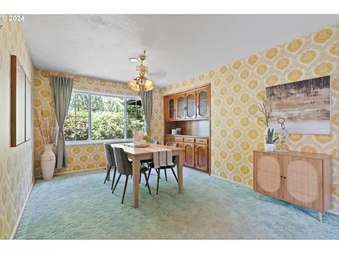12055 Sw Lynnridge Avenue Portland OR 97225