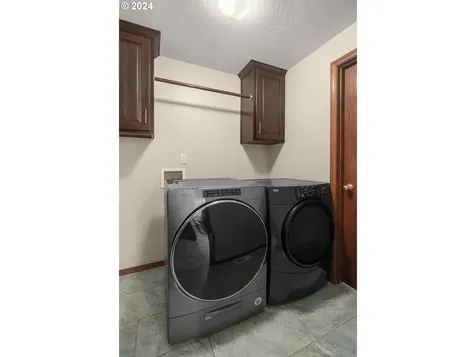 6046 Se Tenino Street Portland OR 97206