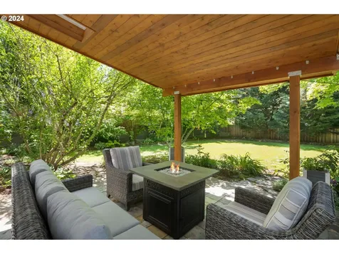6046 Se Tenino Street Portland OR 97206