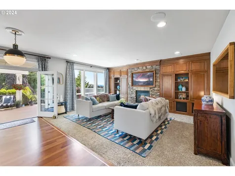 3238 Nw 23rd Avenue Camas WA 98607