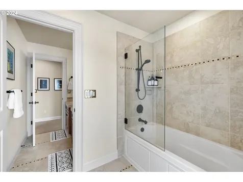 3238 Nw 23rd Avenue Camas WA 98607