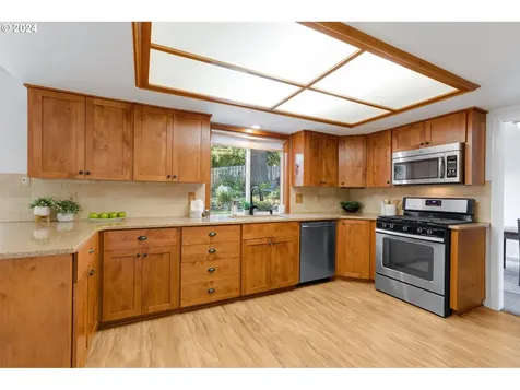7963 Sw Barnard Drive Beaverton OR 97007