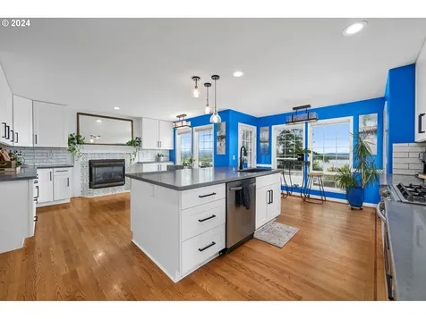 375 South Street Astoria OR 97103