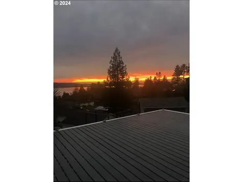 375 South Street Astoria OR 97103