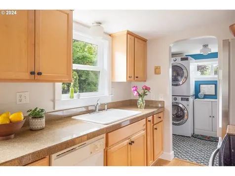 214 Ne 55th Avenue Portland OR 97213