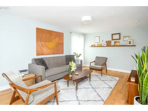 214 Ne 55th Avenue Portland OR 97213