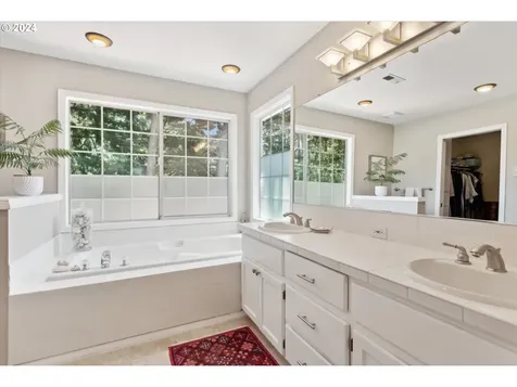 11108 Sw 37th Avenue Portland OR 97219