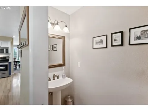 11108 Sw 37th Avenue Portland OR 97219