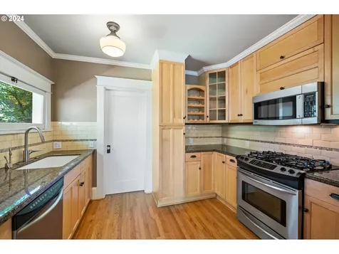 15900 Twin Fir Road Lake Oswego OR 97035