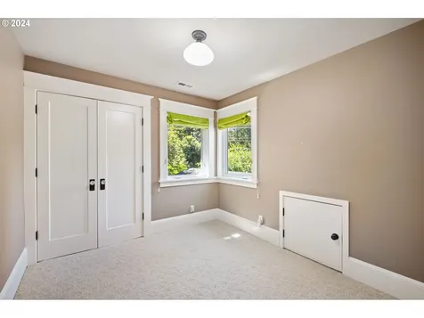15900 Twin Fir Road Lake Oswego OR 97035