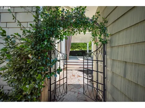 15900 Twin Fir Road Lake Oswego OR 97035