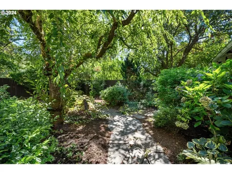 15900 Twin Fir Road Lake Oswego OR 97035