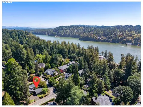 15900 Twin Fir Road Lake Oswego OR 97035