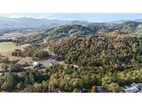 225 Fox Lane Roseburg OR 97471