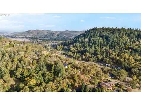 225 Fox Lane Roseburg OR 97471