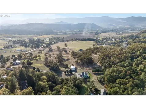 225 Fox Lane Roseburg OR 97471