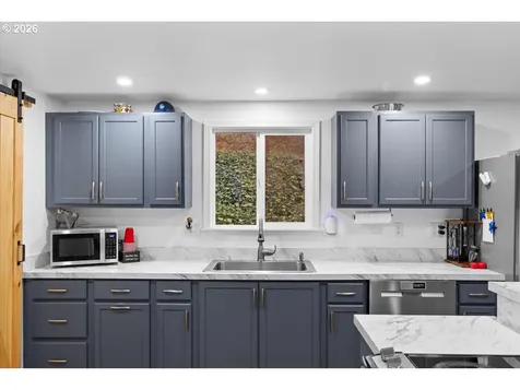 225 Fox Lane Roseburg OR 97471
