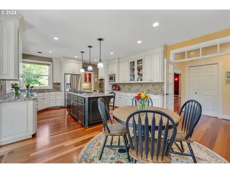 17418 Brookhurst Drive Lake Oswego OR 97034