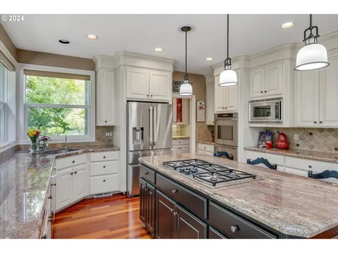 17418 Brookhurst Drive Lake Oswego OR 97034