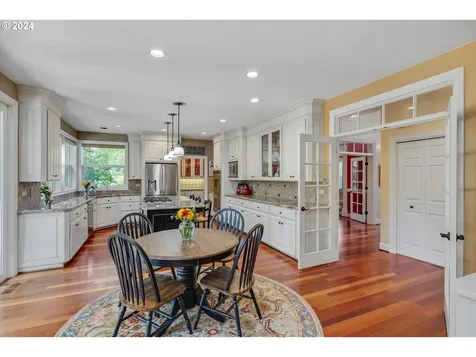 17418 Brookhurst Drive Lake Oswego OR 97034