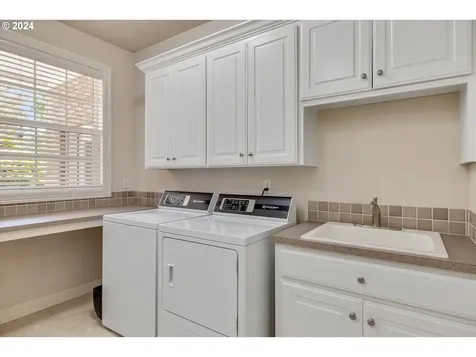 17418 Brookhurst Drive Lake Oswego OR 97034