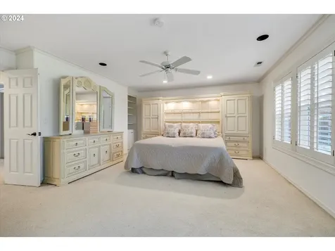 17418 Brookhurst Drive Lake Oswego OR 97034