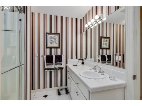 17418 Brookhurst Drive Lake Oswego OR 97034